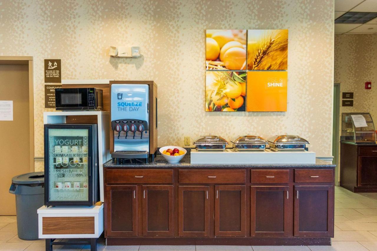 Comfort Inn & Suites Plainville-Foxboro エクステリア 写真