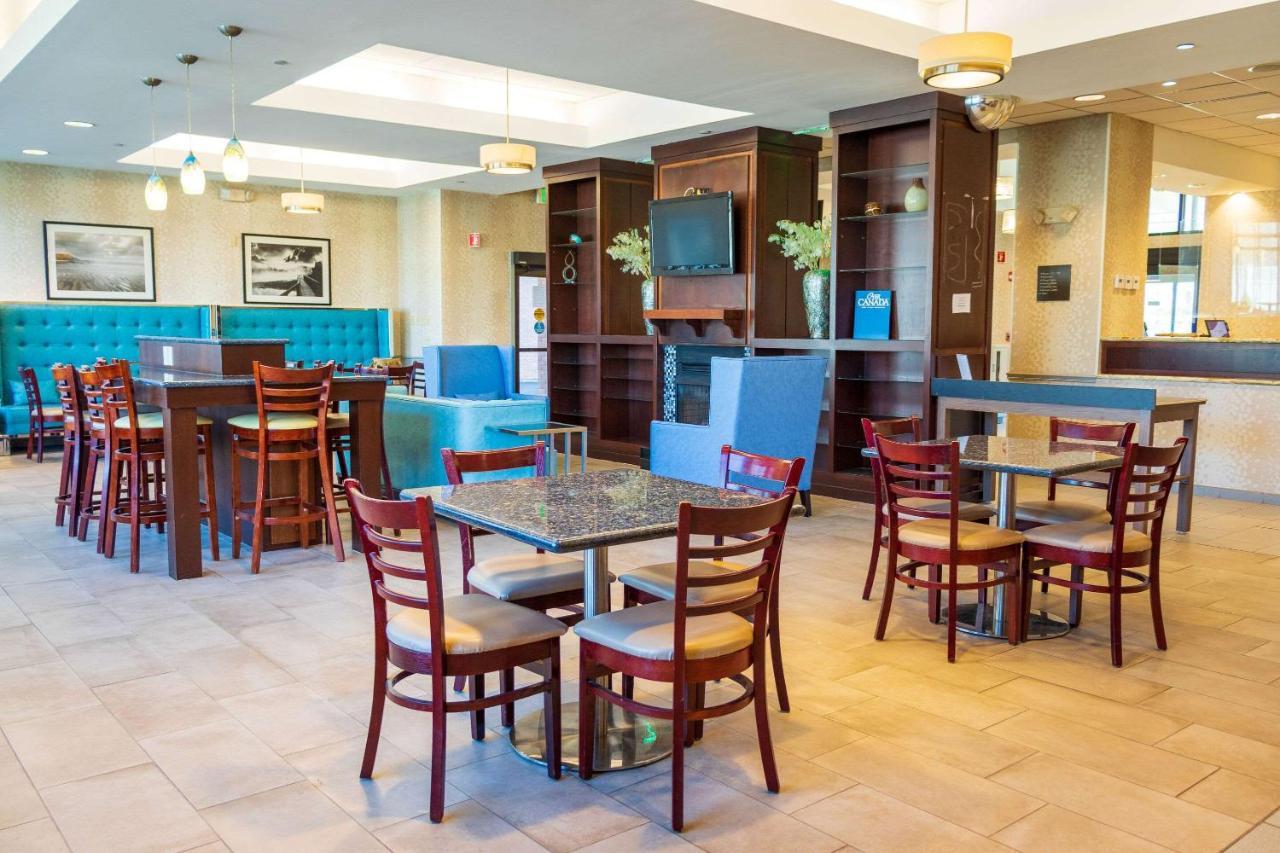 Comfort Inn & Suites Plainville-Foxboro エクステリア 写真