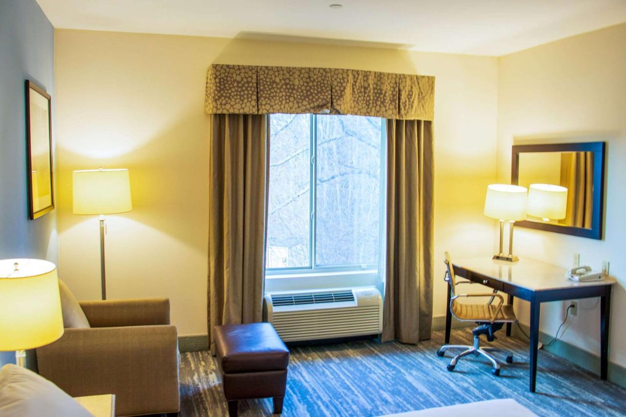 Comfort Inn & Suites Plainville-Foxboro エクステリア 写真