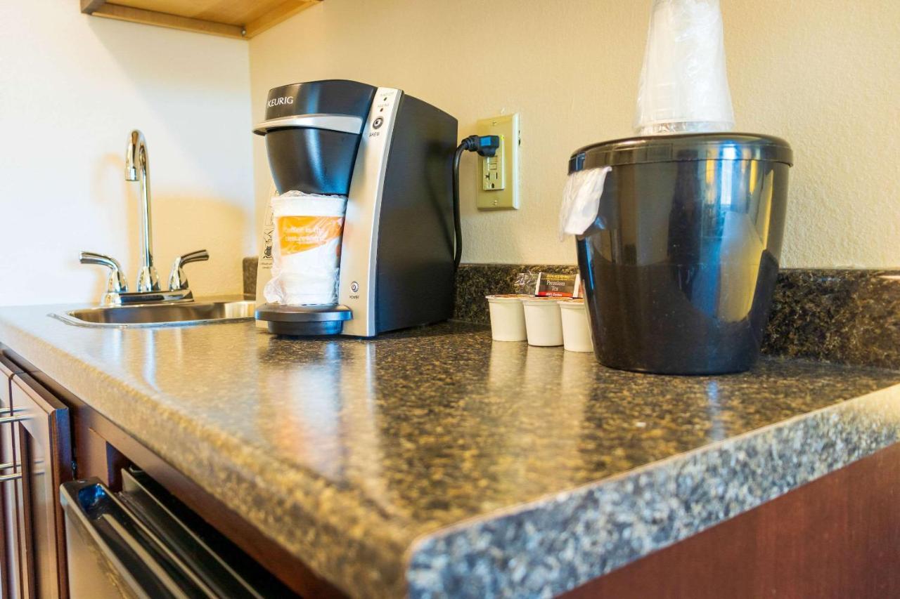 Comfort Inn & Suites Plainville-Foxboro エクステリア 写真