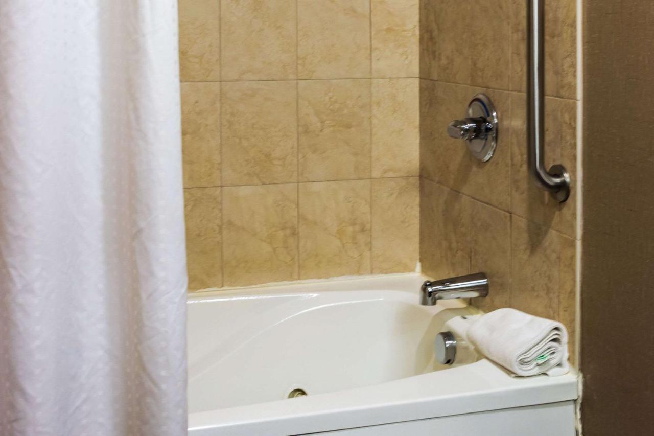 Comfort Inn & Suites Plainville-Foxboro エクステリア 写真