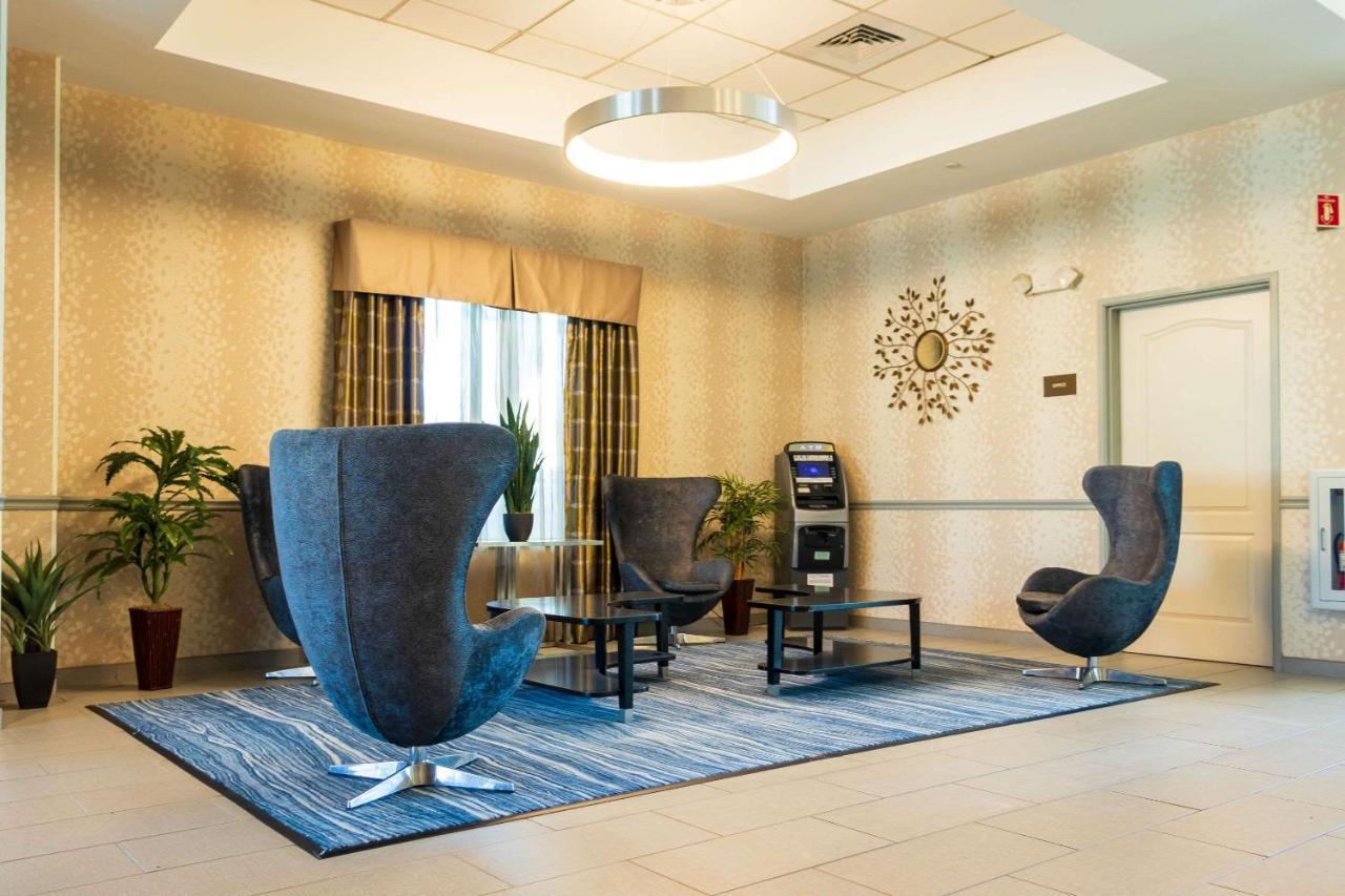 Comfort Inn & Suites Plainville-Foxboro エクステリア 写真